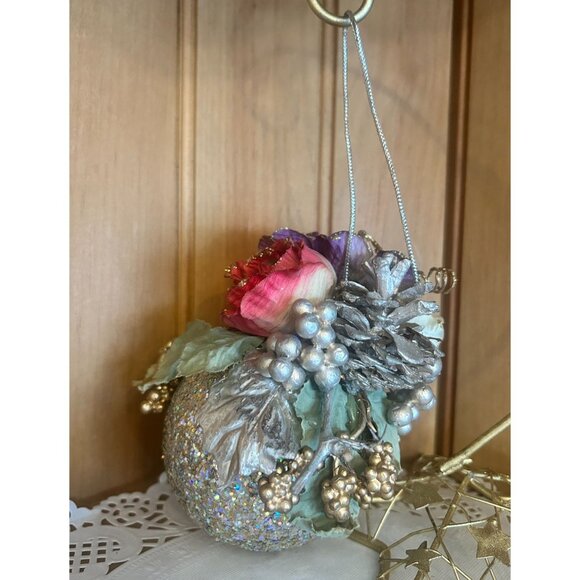 Handmade Floral Glitter Handcrafted Christmas Ornament Silver Pink Decoration - Picture 6 of 8